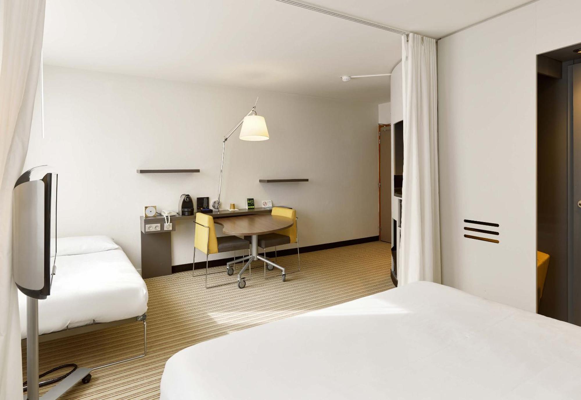 B&B Hotel Rueil-Malmaison Gare Eksteriør billede