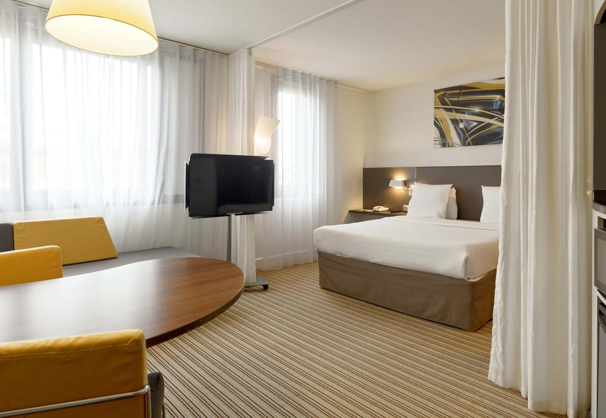 B&B Hotel Rueil-Malmaison Gare Eksteriør billede