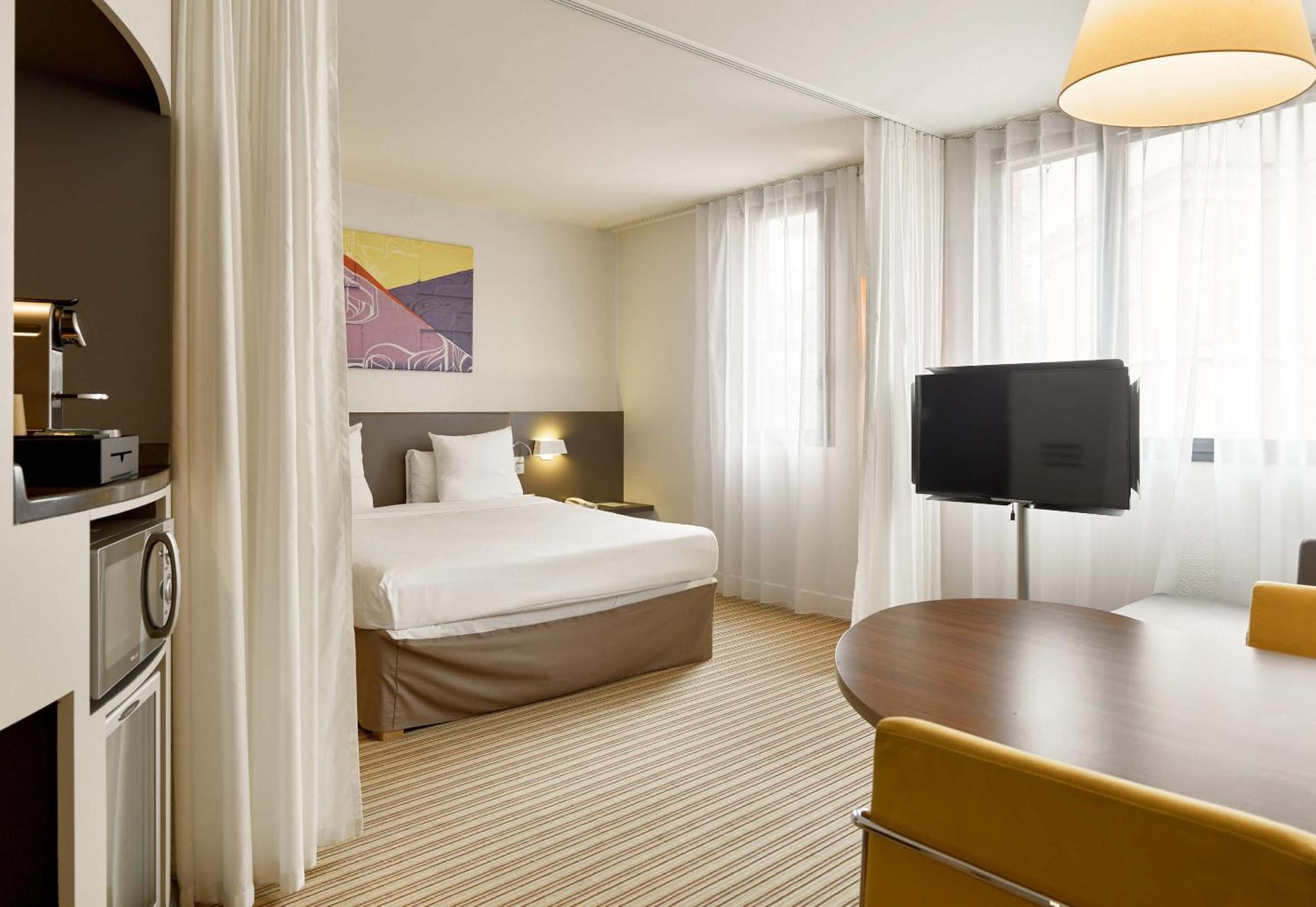 B&B Hotel Rueil-Malmaison Gare Eksteriør billede