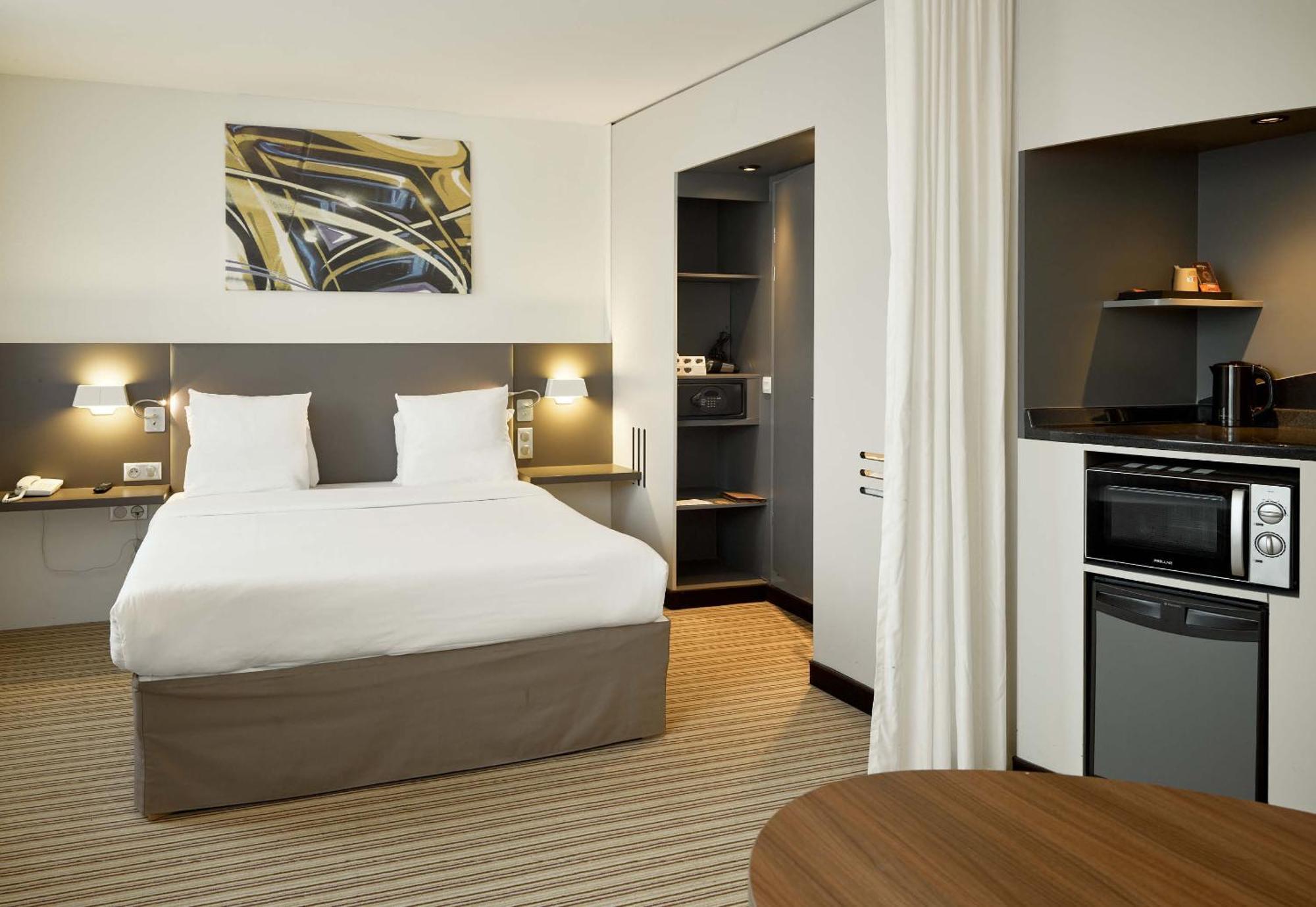 B&B Hotel Rueil-Malmaison Gare Eksteriør billede