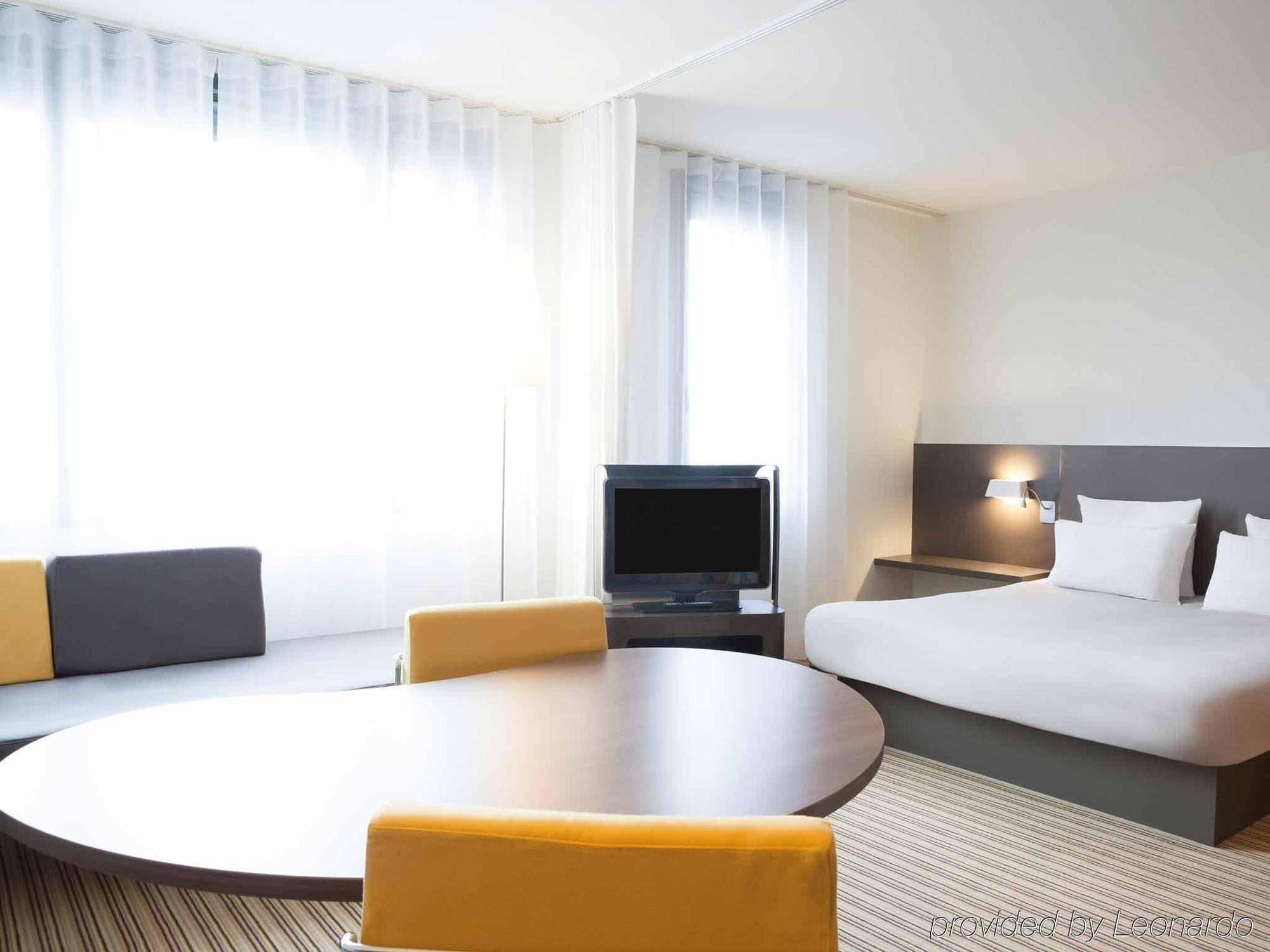 B&B Hotel Rueil-Malmaison Gare Eksteriør billede