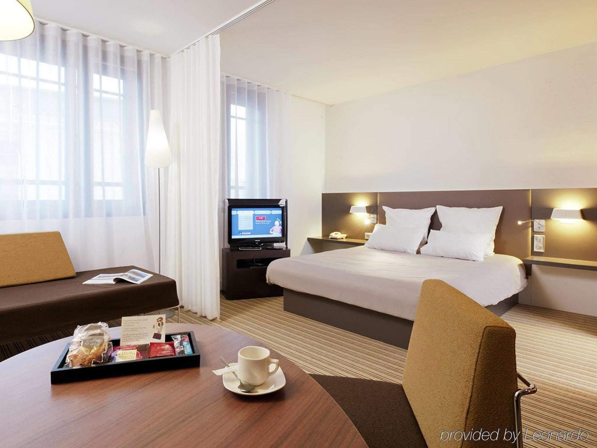 B&B Hotel Rueil-Malmaison Gare Eksteriør billede