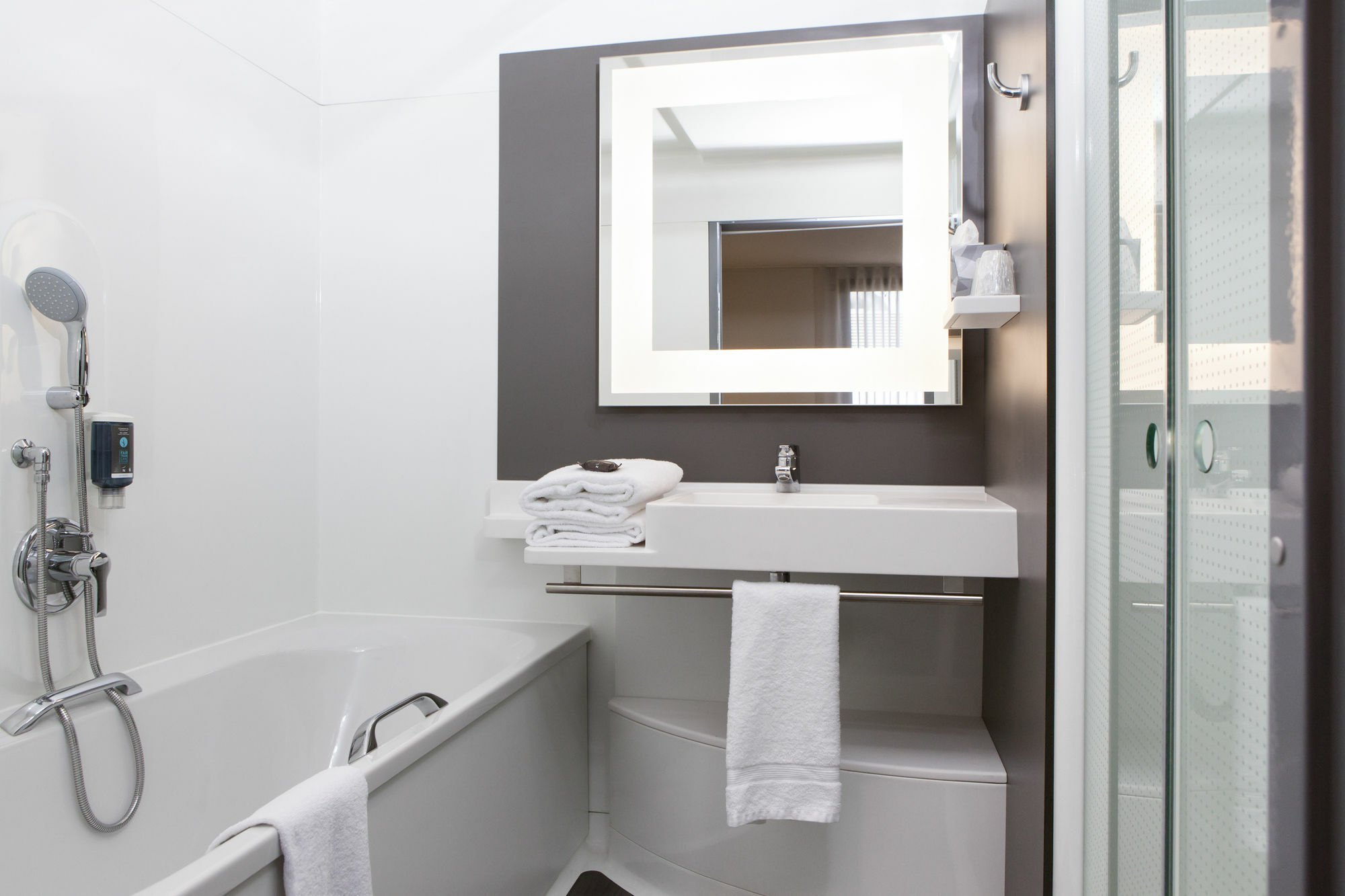B&B Hotel Rueil-Malmaison Gare Eksteriør billede
